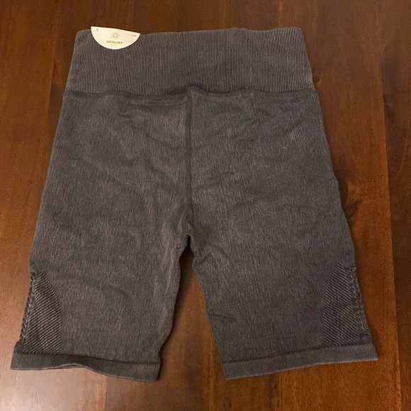 Aerie Gray Biker Shorts - Picture 2 of 4